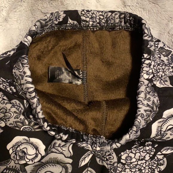 Furry skull leggings - Picture 2 of 2